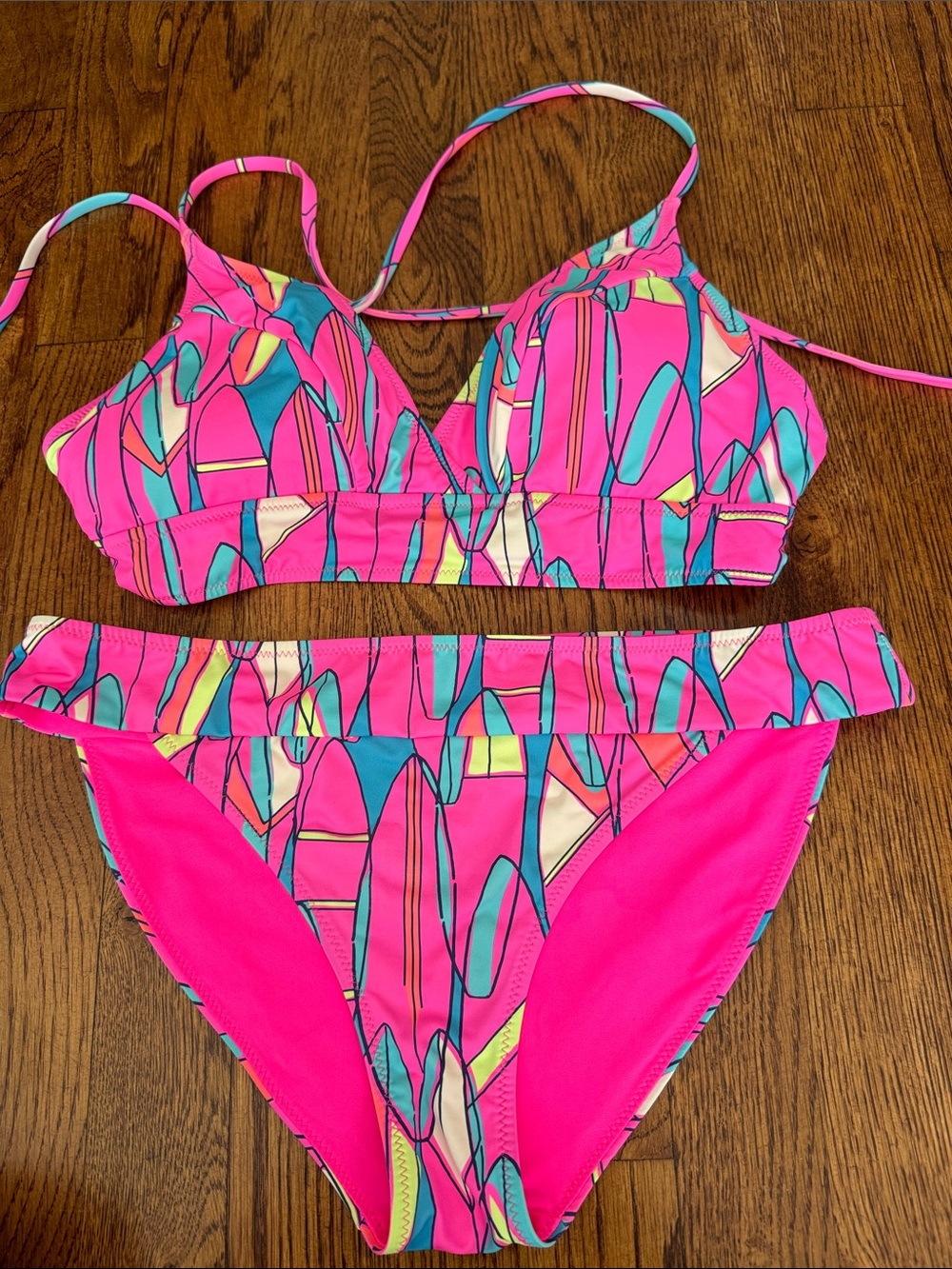 Vineyard Vines Neon Pink Patterned Bikini  for women size small never worn